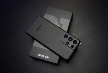 Samsung Should Learn from OnePlus Open's Packaging